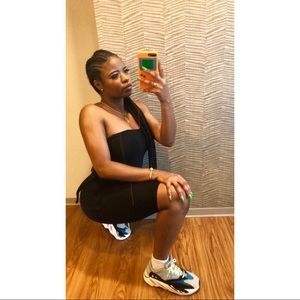 Meet your Posher, Leona